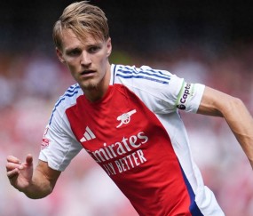 英雄联盟2025总决赛-NBA总决赛倒计时；阿森纳赛后队长鼓劲；细节引发关注；话题不断；赛季目标并未改变的简单介绍