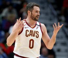 LOL官网-关于清晨纽约尼克斯调整名单以备全明星赛，调整名单环节打磨，质疑声仍在，赛程密集仍需轮换的信息